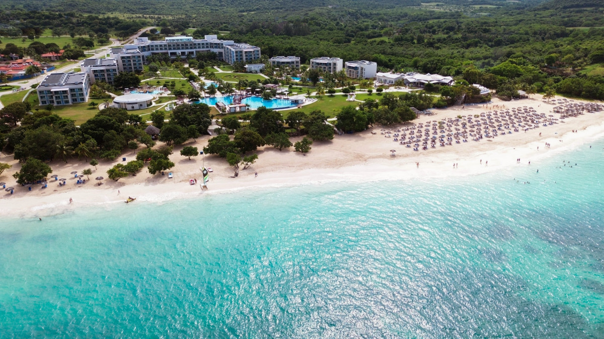 GRAN MUTHU ALMIRANTE BEACH (EX. IBEROSTAR SELECTION ALMIRANTE)