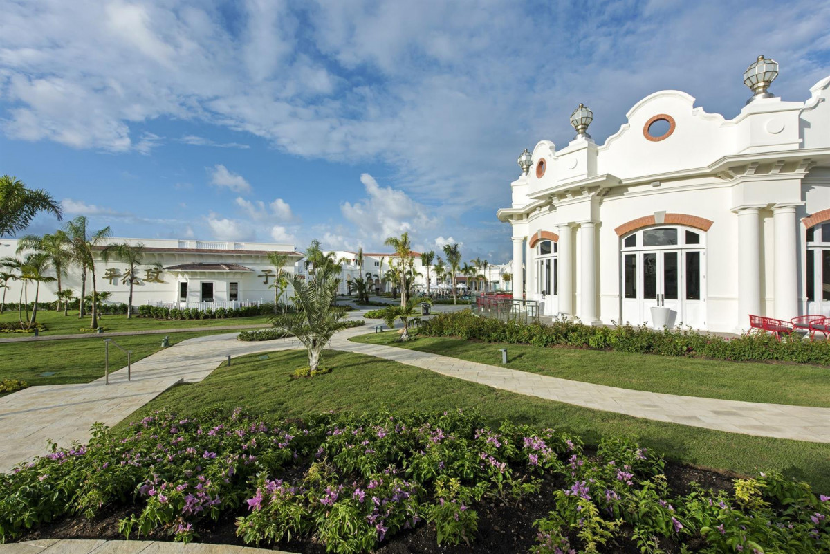 AZUL BEACH RESORT PUNTA CANA BY KARISMA (EX. TUI SENSATORI RESORT PUNTA CANA) — фото 4