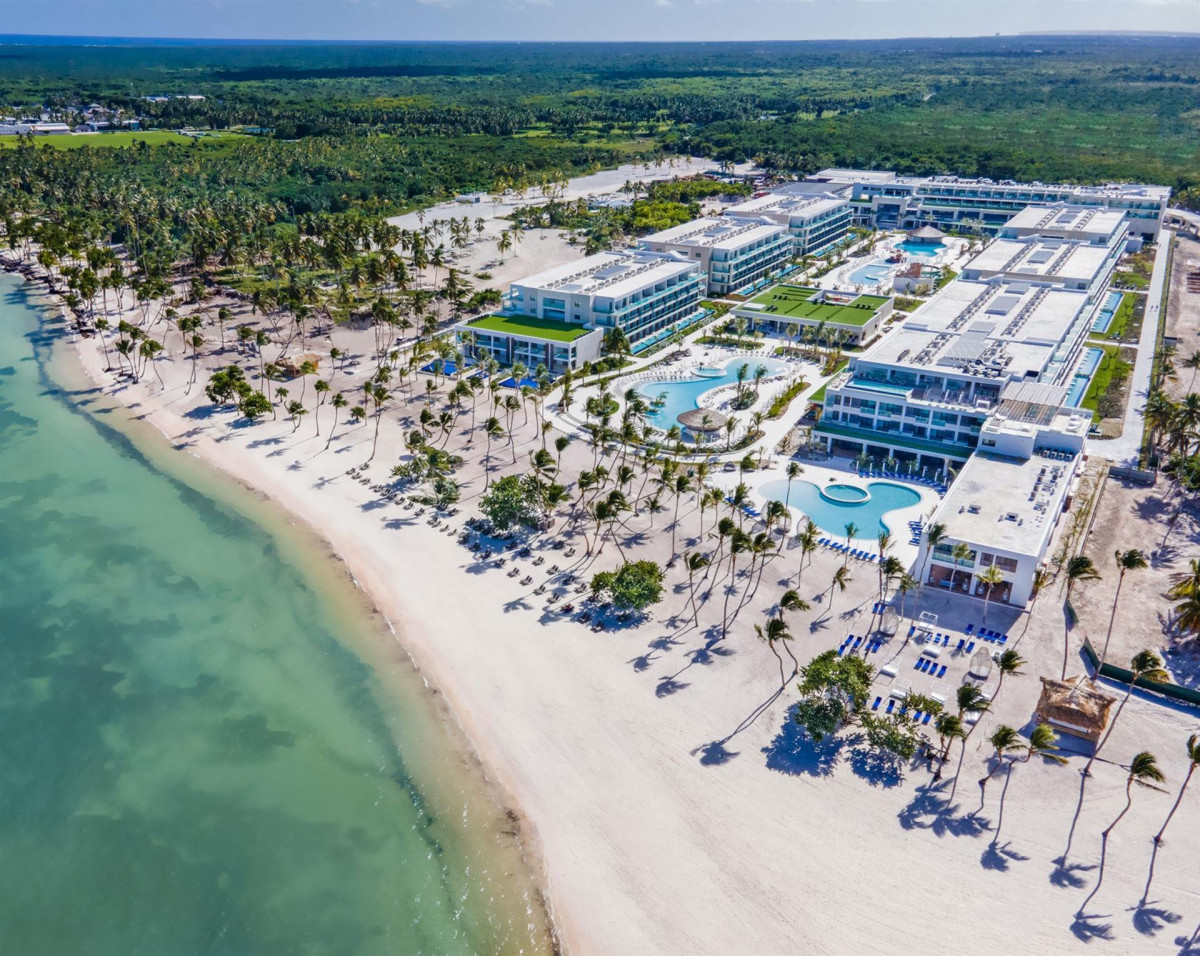 SERENADE PUNTA CANA BEACH SPA CASINO