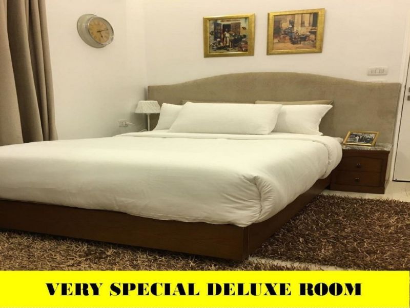 PARIS HOTEL