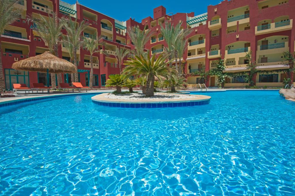 SUN & SEA HOTEL — фото 13
