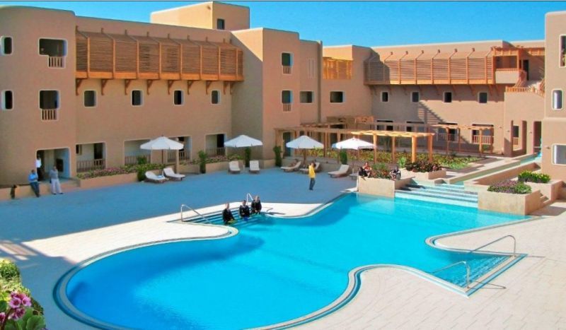 THE BREAKERS DIVING & SURFING LODGE