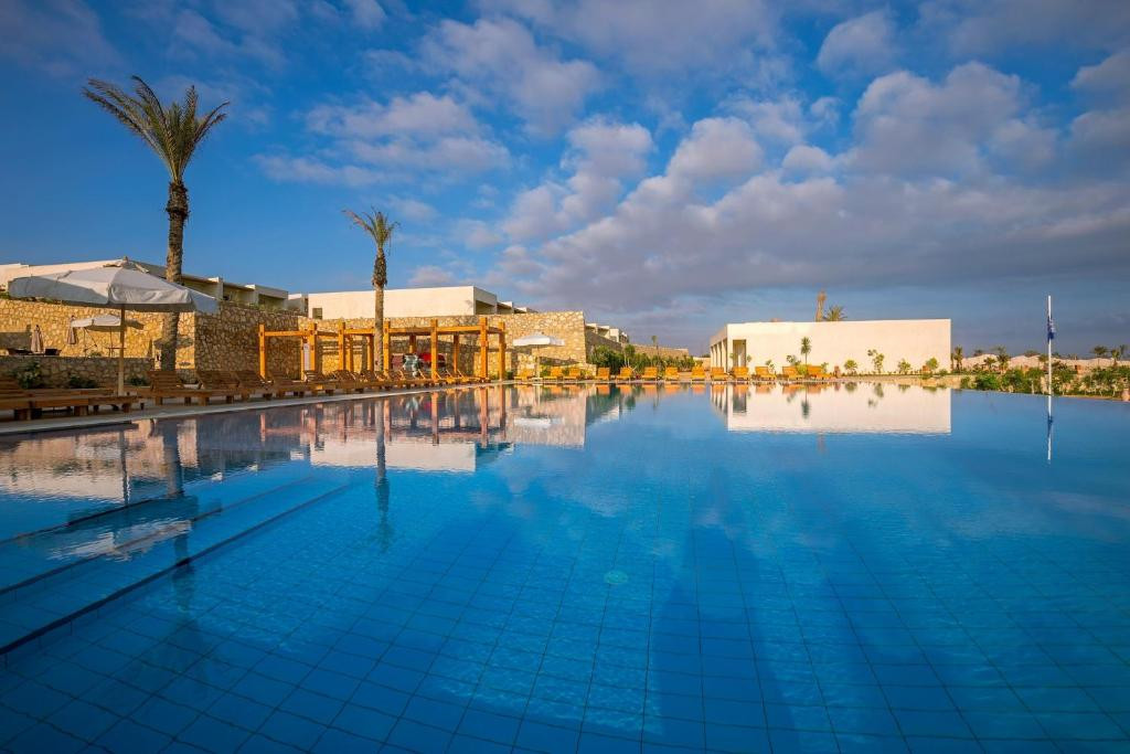 CAESAR BAY RESORT