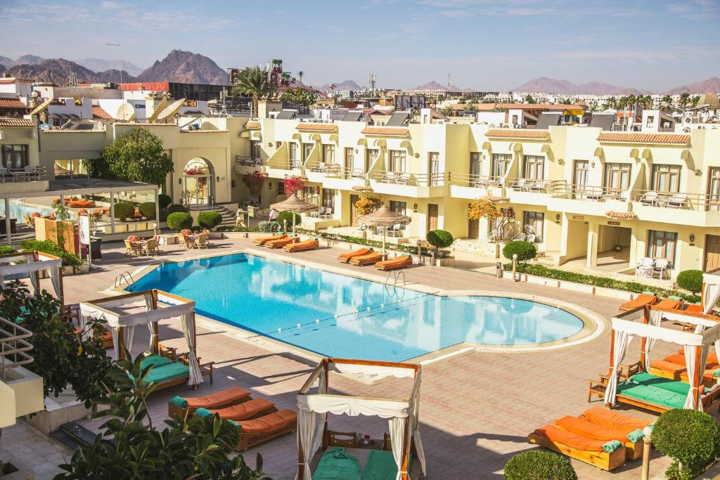 CATARACT LAYALINA RESORT