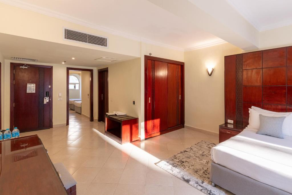 EDGE ROTANA SEA BEACH AQUA PARK (EX. SEA BEACH AQUA PARK RESORT) — фото 8