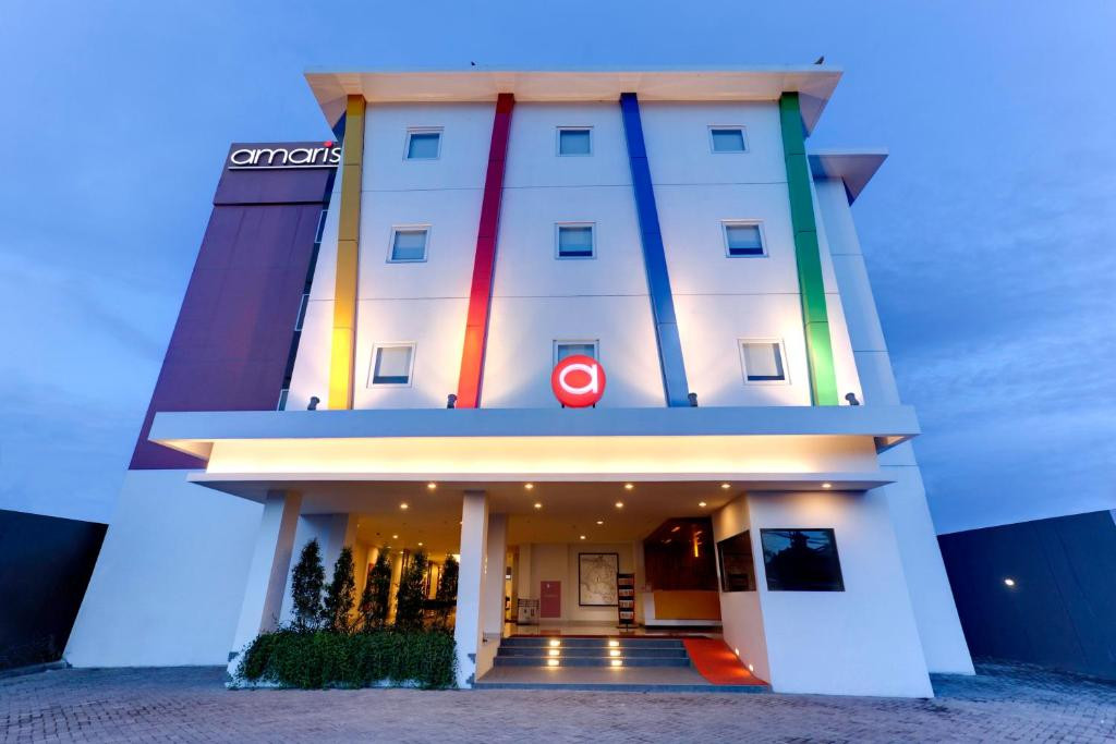 AMARIS HOTEL PRATAMA