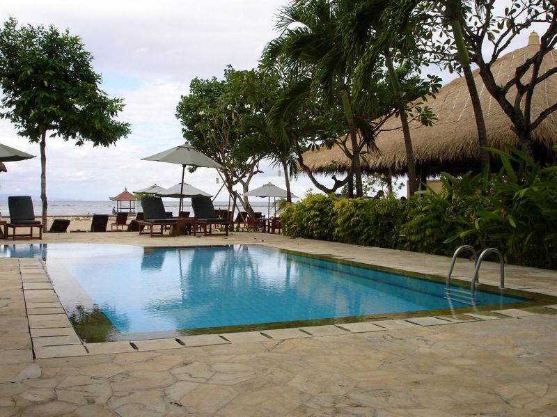 BENOA BEACH FRONT VILLAS