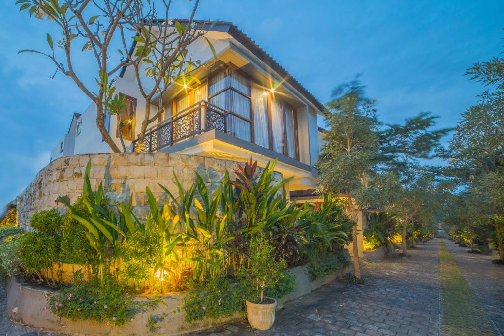 GRAND KESAMBI RESORT AND VILLA — фото 7