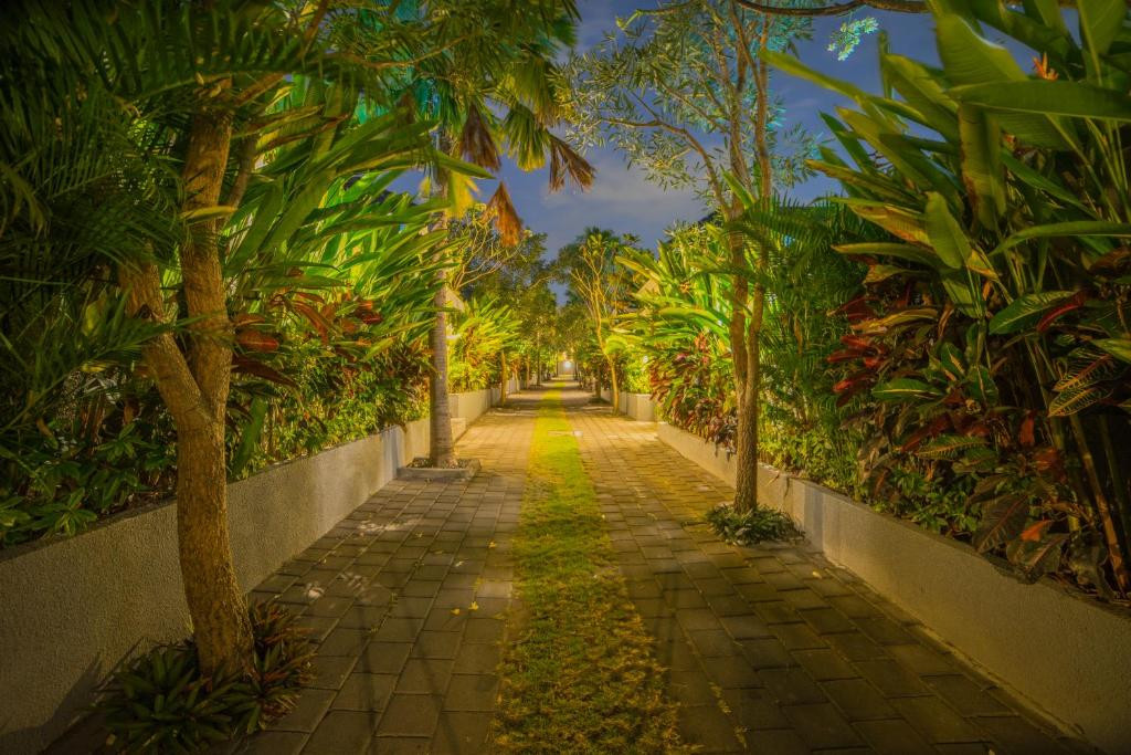 GRAND KESAMBI RESORT AND VILLA — фото 17