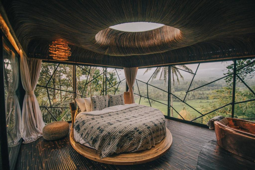 HIDEOUT — фото 11
