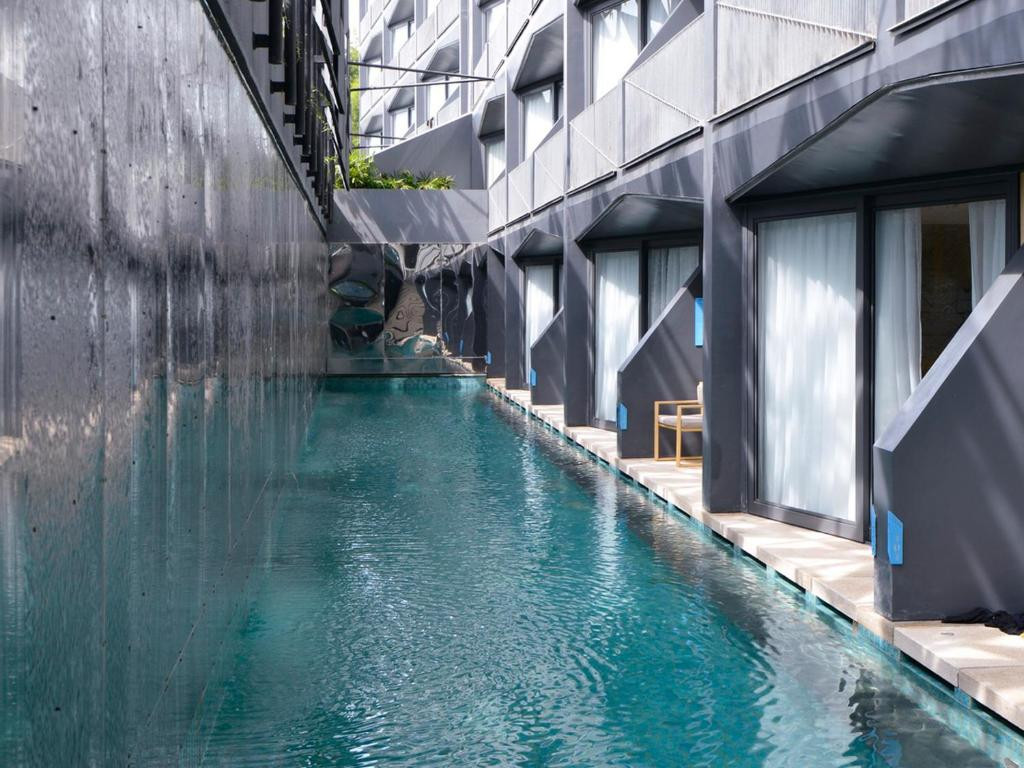 IZE SEMINYAK