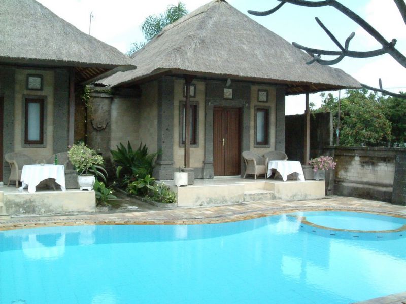 KAKIANG BUNGALOWS