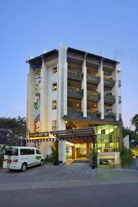 MAXONE SEMINYAK
