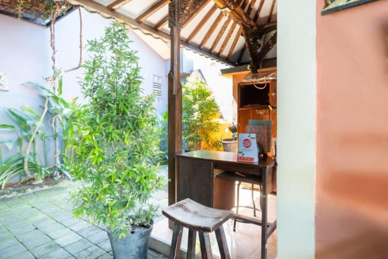 OYO 3775 KETUT INN — фото 11
