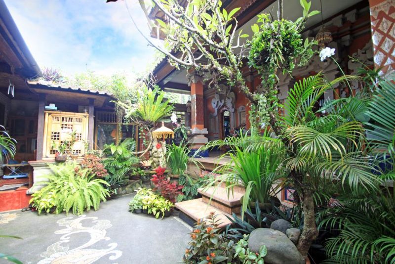 PRAETY HOME STAY