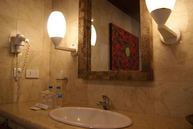 TAMAN SUCI SUITE AND VILLAS — фото 18
