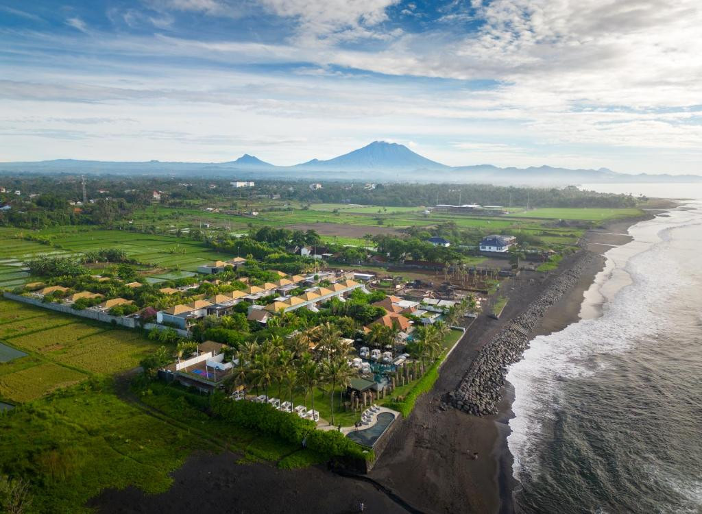 THE ROYAL PURNAMA