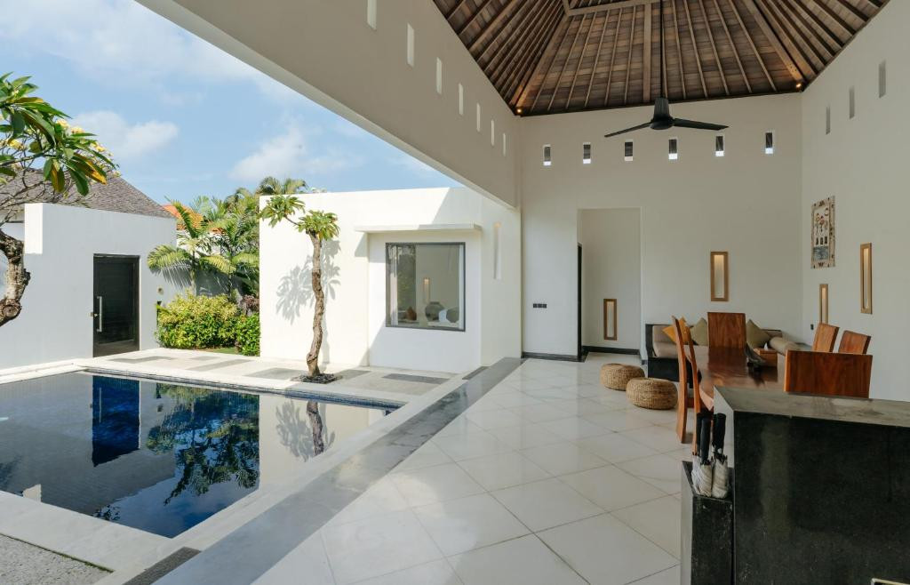 THE SEMINYAK SUITE PRIVATE VILLA — фото 9