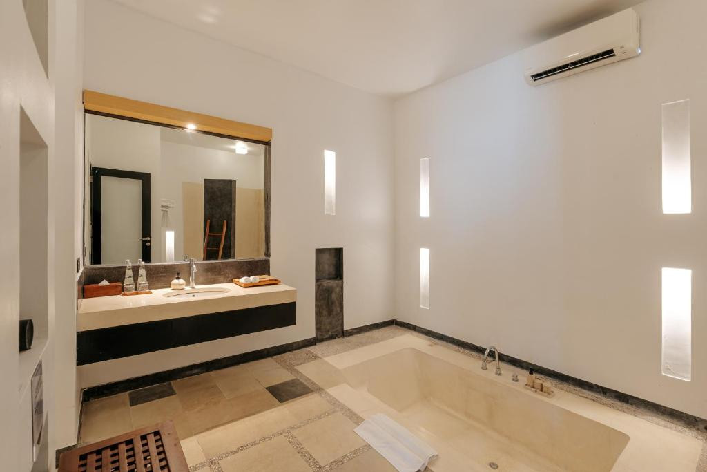 THE SEMINYAK SUITE PRIVATE VILLA — фото 14