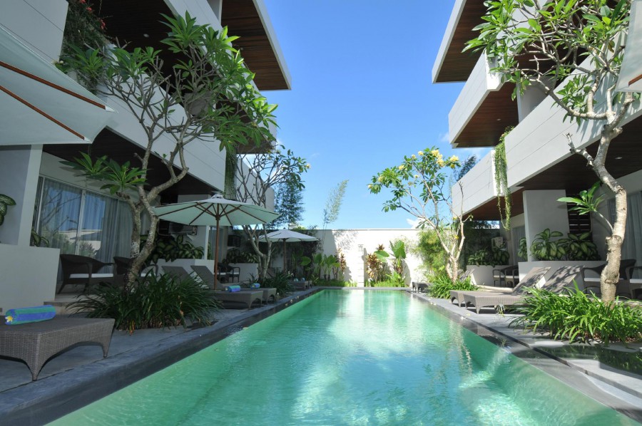 THE SUNSET MANSION