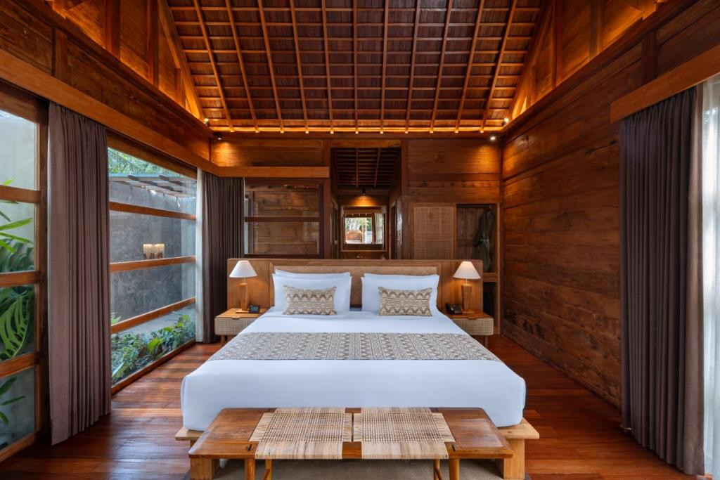 UNAGI WOODEN VILLA BY EMANA — фото 6