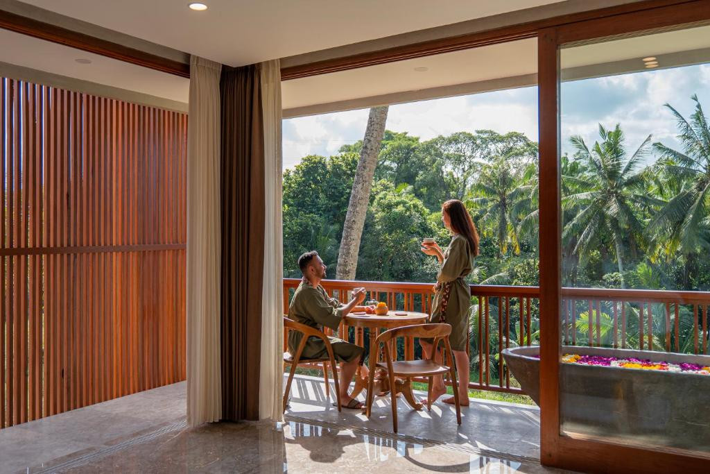 UNAGI WOODEN VILLA BY EMANA — фото 9