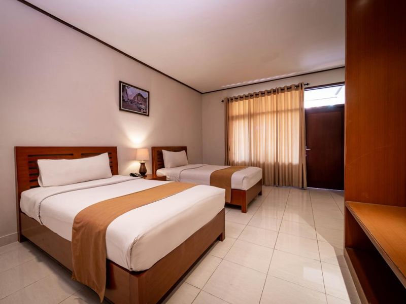 YULIA BEACH INN KUTA — фото 18