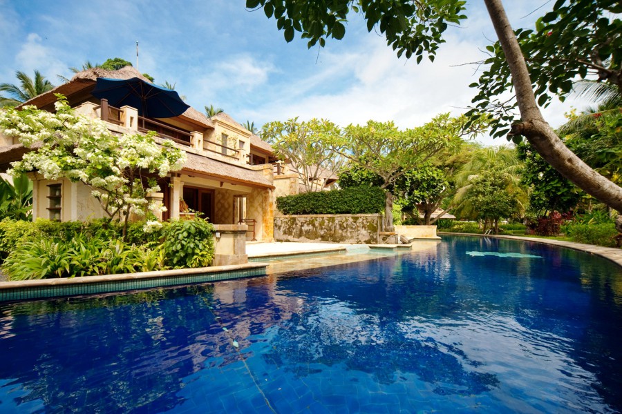 POOL VILLA CLUB