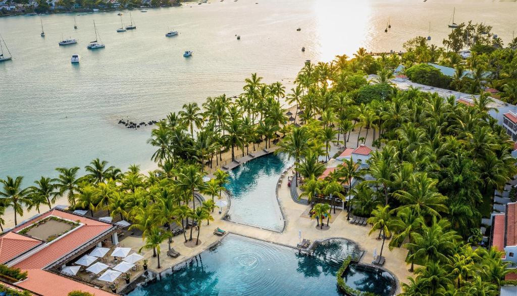 MAURICIA BEACHCOMBER RESORT & SPA