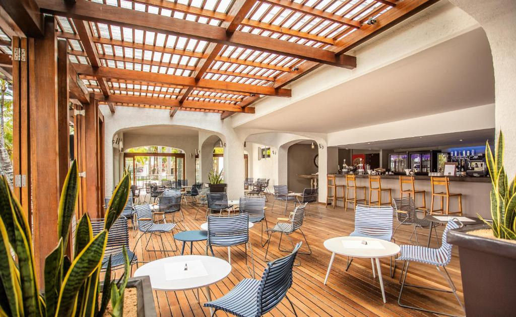 MAURICIA BEACHCOMBER RESORT & SPA — фото 4