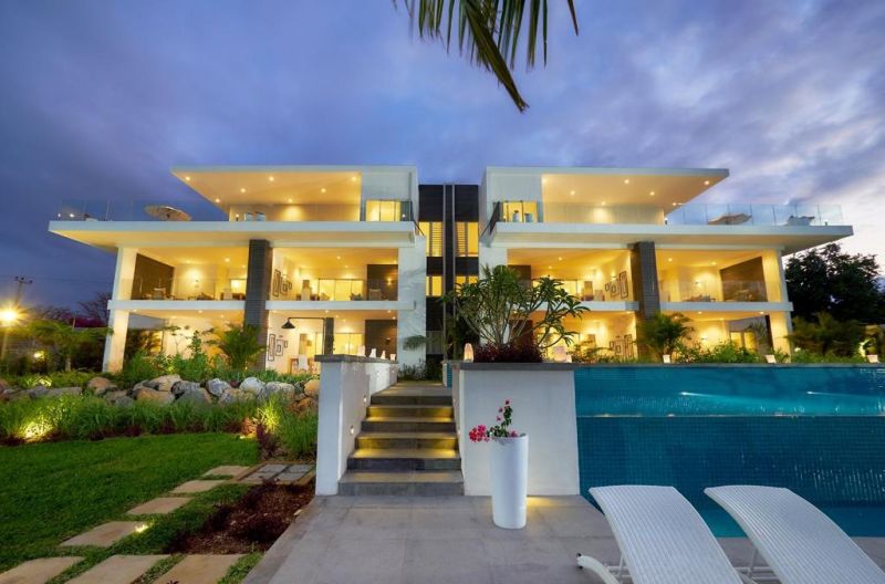 MYRA SEAFRONT SUITES AND PENTHOUSES BY LOV