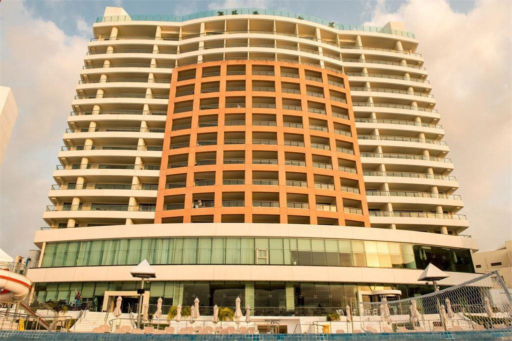 BEACH PALACE