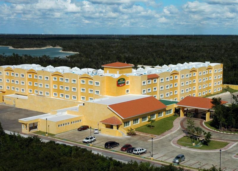 COURTYARD BY MARRIOTT CANCUN AIRPORT