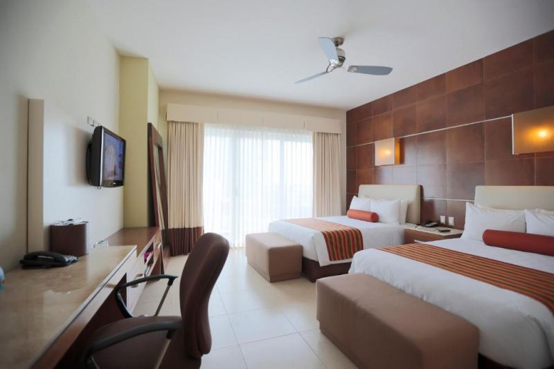 KRYSTAL URBAN CANCUN (EX. B2B MALECON PLAZA HOTEL & CONVENTION CENTER) — фото 4