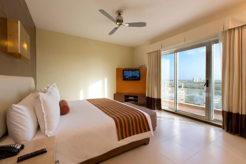 KRYSTAL URBAN CANCUN (EX. B2B MALECON PLAZA HOTEL & CONVENTION CENTER) — фото 8