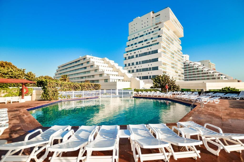 PARK ROYAL CANCUN