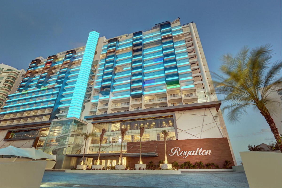 ROYALTON CHIC SUITES CANCUN RESORT & SPA
