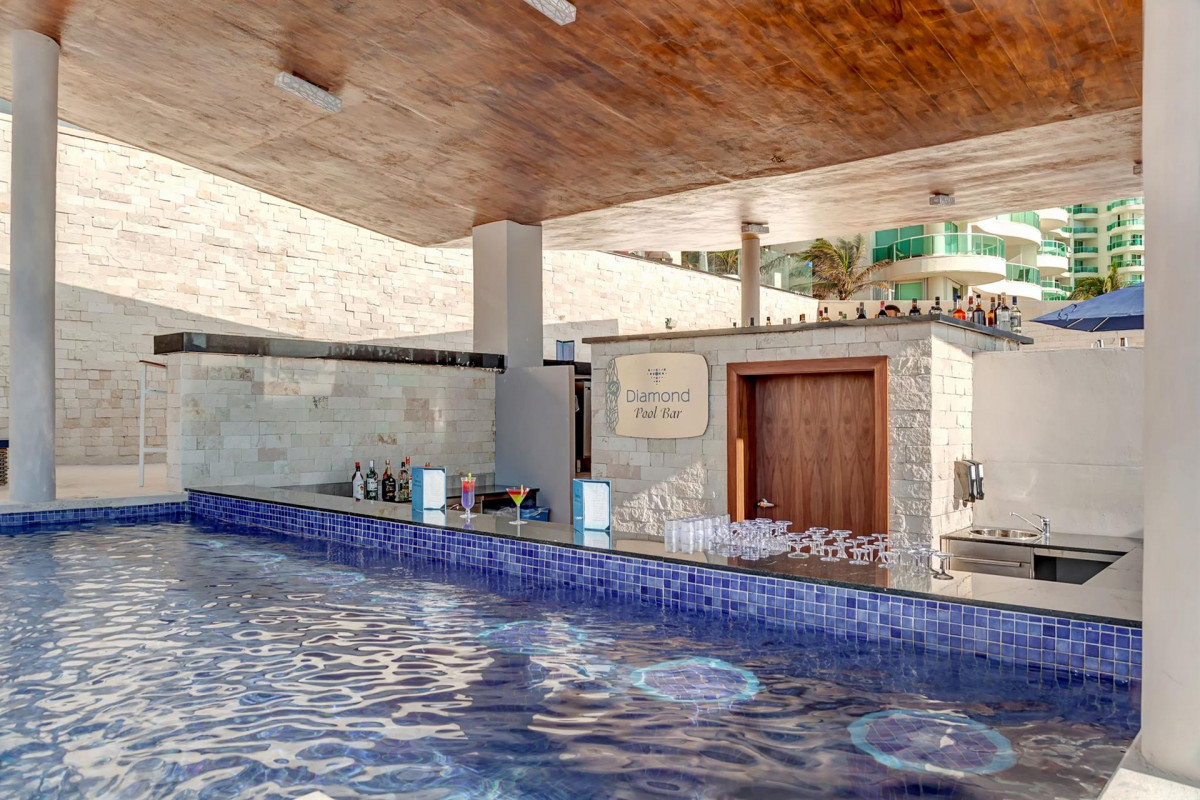 ROYALTON CHIC SUITES CANCUN RESORT & SPA — фото 12