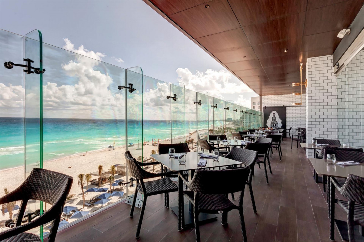 ROYALTON CHIC SUITES CANCUN RESORT & SPA — фото 15