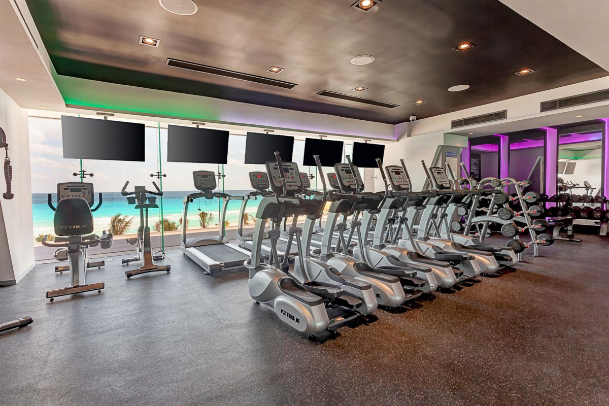 ROYALTON CHIC SUITES CANCUN RESORT & SPA — фото 16