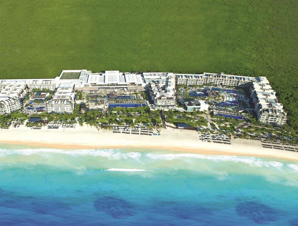 ROYALTON RIVIERA CANCUN RESORT & SPA