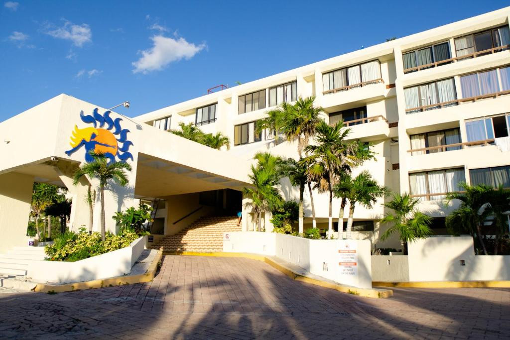 SOLYMAR BEACH & RESORT