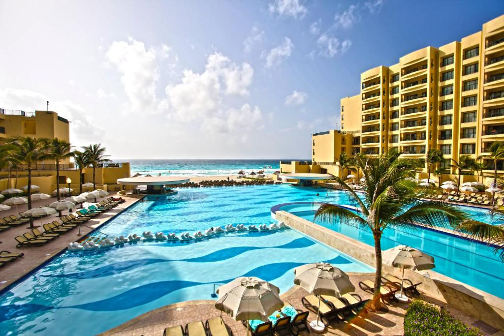 THE ROYAL SANDS