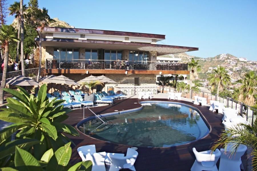 SANDOS FINISTERRA LOS CABOS