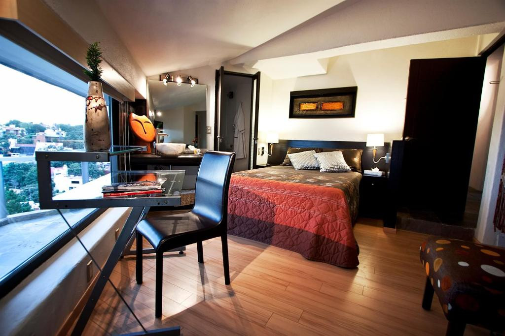 AZTIC HOTEL EXECUTIVE SUITES — фото 2