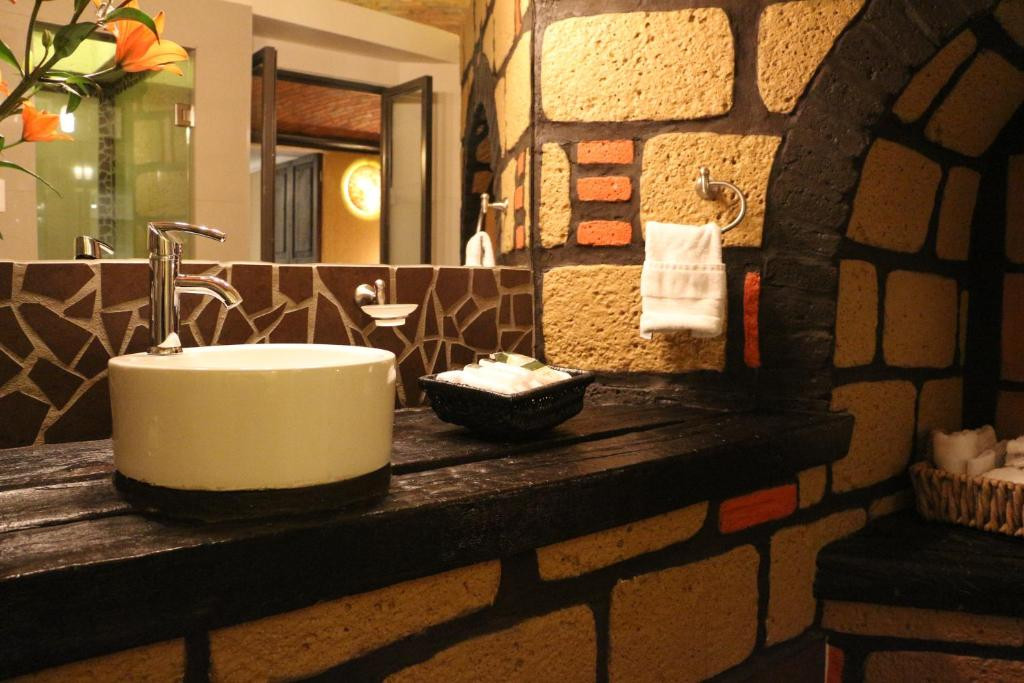AZTIC HOTEL EXECUTIVE SUITES — фото 11