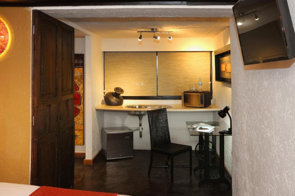 AZTIC HOTEL EXECUTIVE SUITES — фото 17
