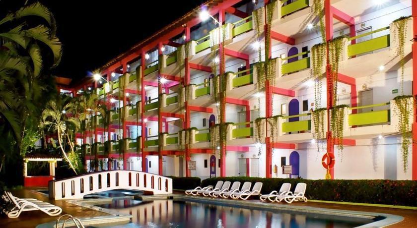 DECAMERON LOS COCOS