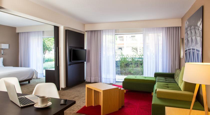 FIESTA INN AEROPUERTO HOTEL — фото 4