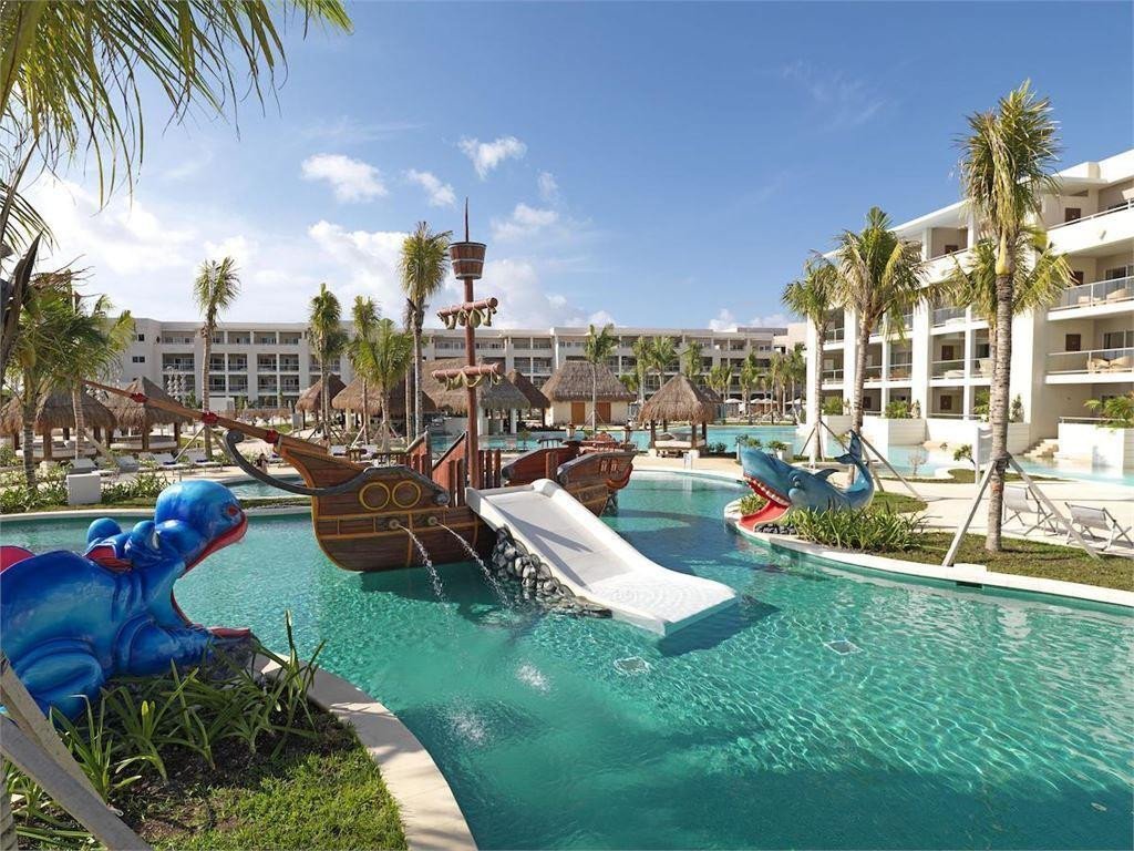 FAMILY CONCIERGE AT PARADISUS LA ESMERALDA